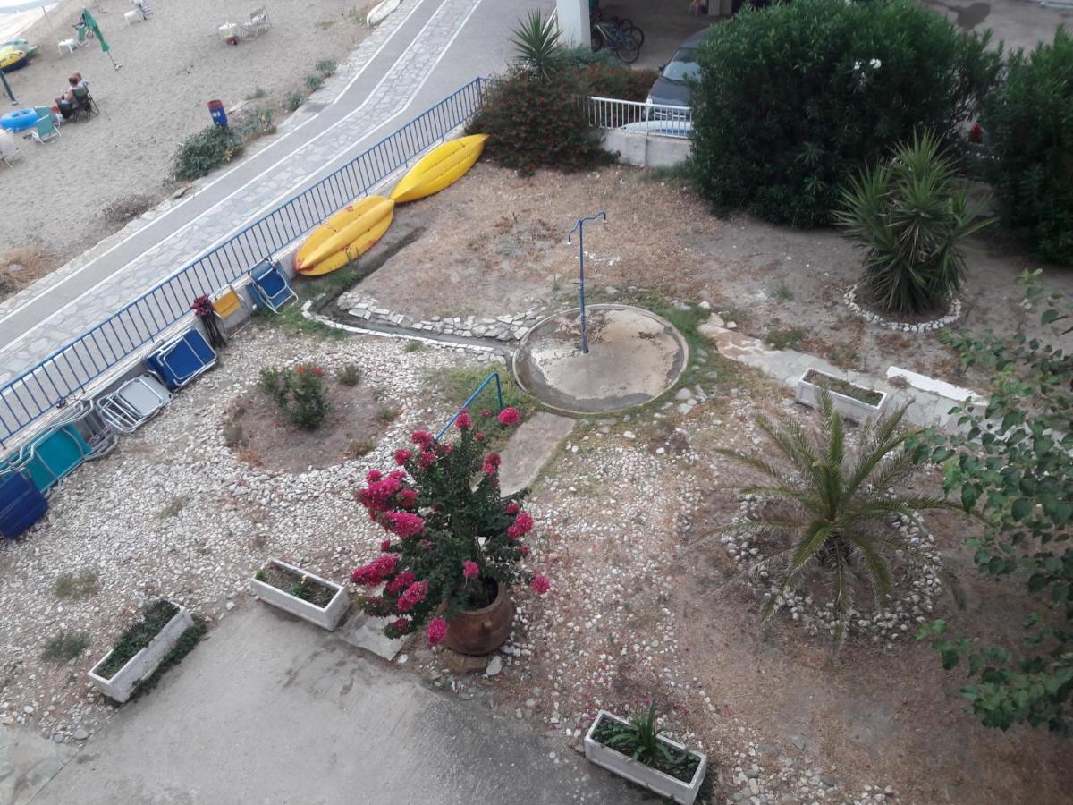 Nea Styra Seafront Apartment With Stunning View Luaran gambar